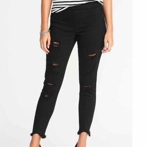 Old Navy Rockstar Mid Rise Distressed Fringe Hem Pull On Skinny Jeans Size 4 NWT